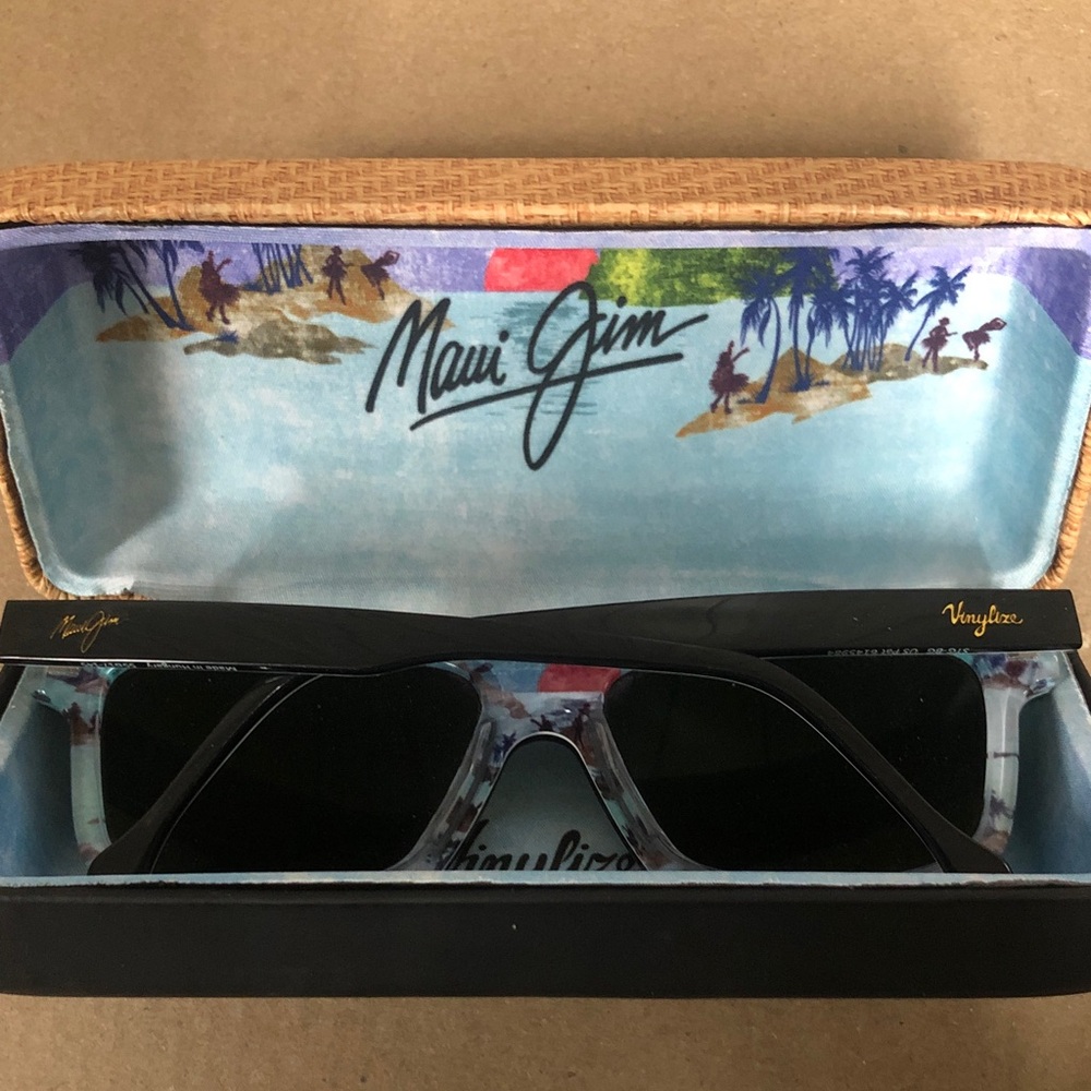 Maui Jim. Hula Blues. Sunglasses Case with Logo - Picture 3 of 4